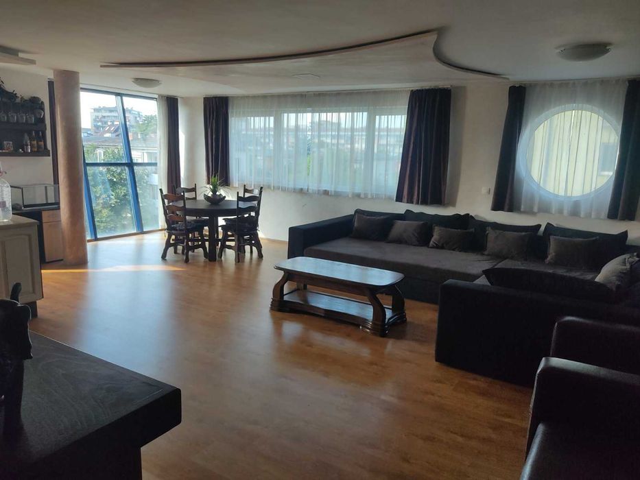 Тристаен апартамент в Гоце Делчев