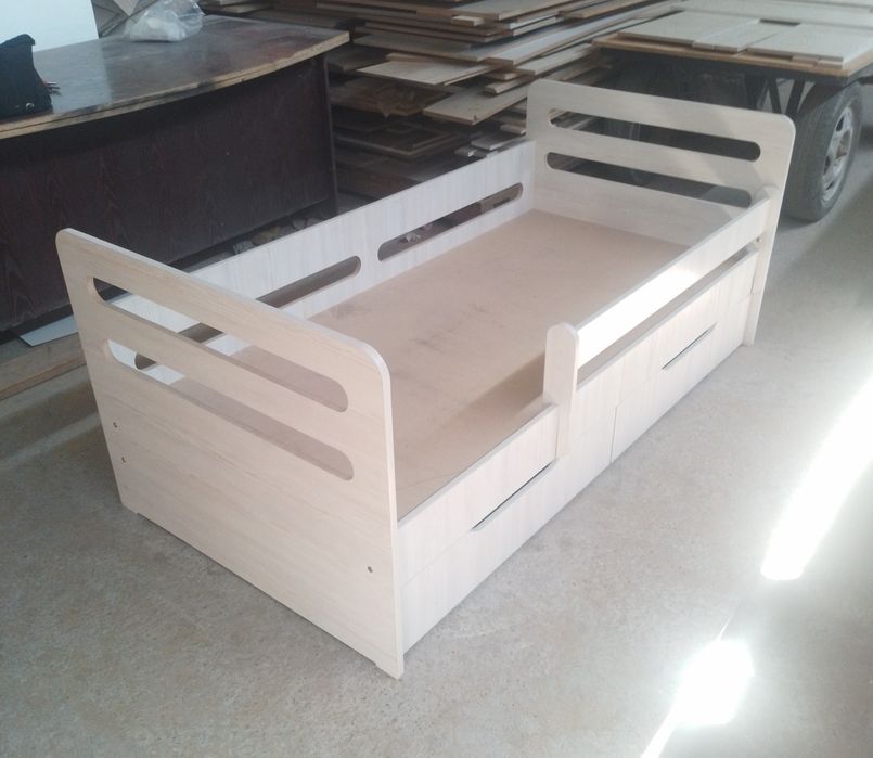 Bolalar kravati sotiladi