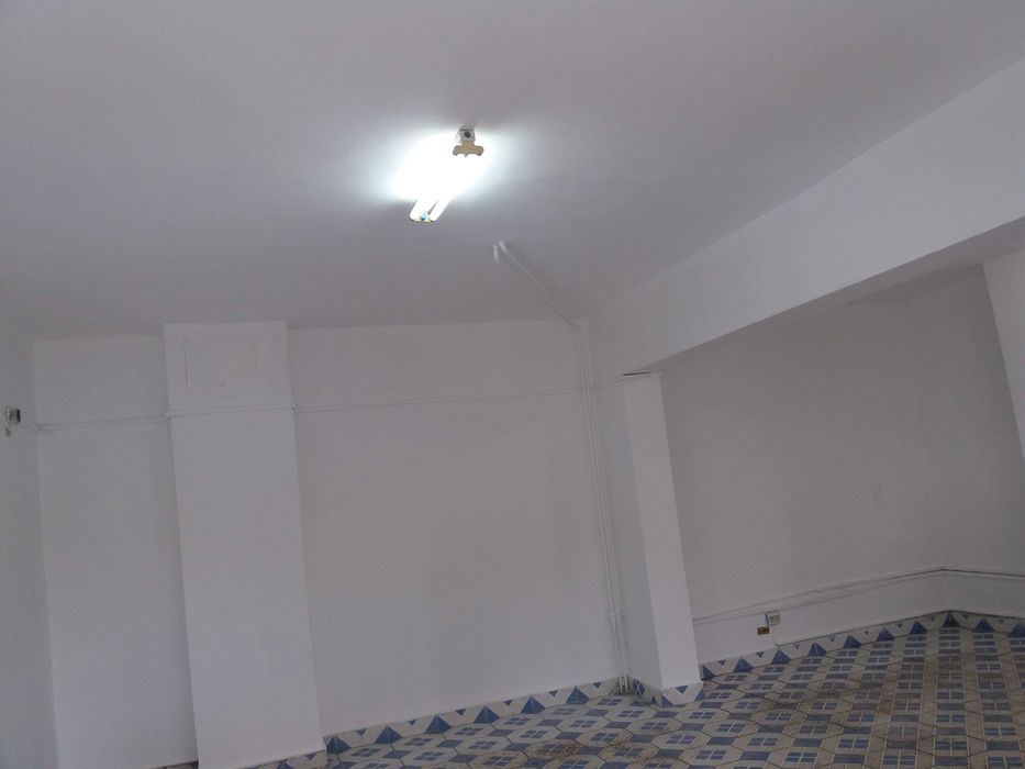 Vanzare spatiu pentru activitati economice in cartierul Vest Ploiesti