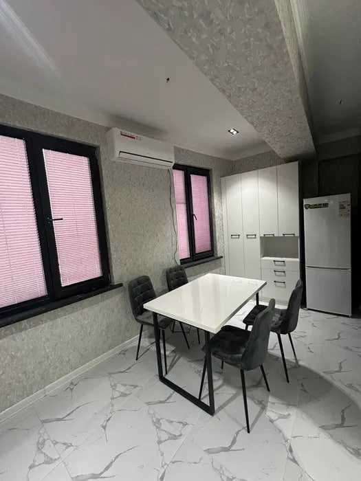 СРОЧНО!!! Сдам  Квартиру, Район Мирзо-улугбек , метро М.Горький , 823*