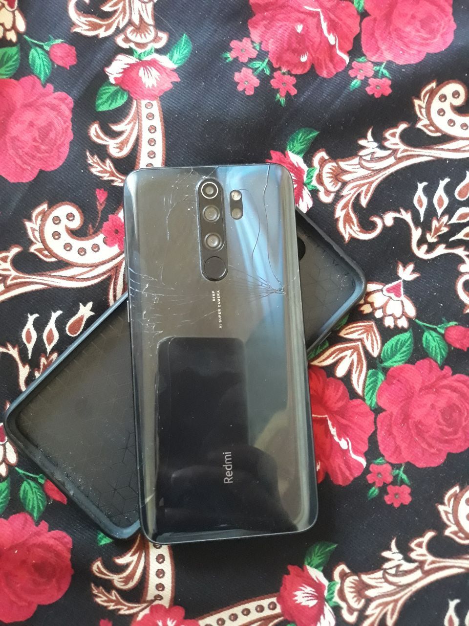 Redmi not 8 pro 6/64 GB zor ishlaydi narmanli aybi orqa kirshka boldi
