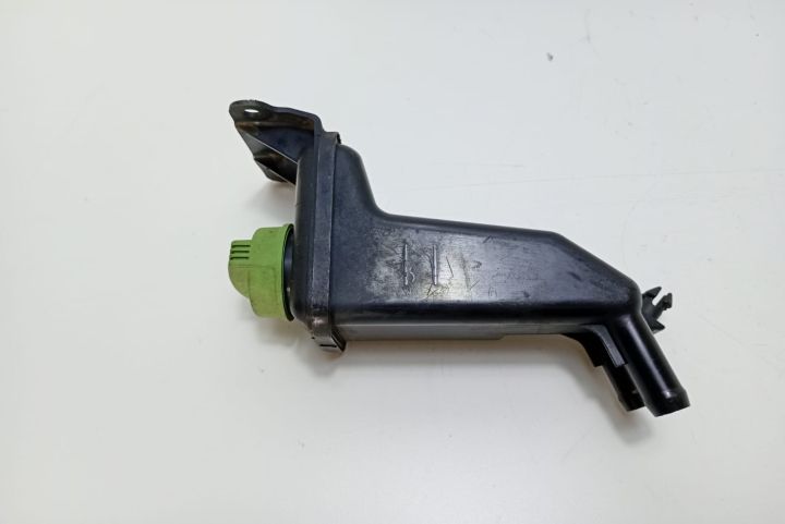 Vas  lichid servodirectie 8E0422373 Skoda Superb  seria