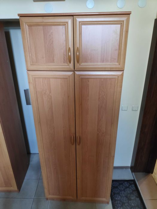 Два гардероба на части