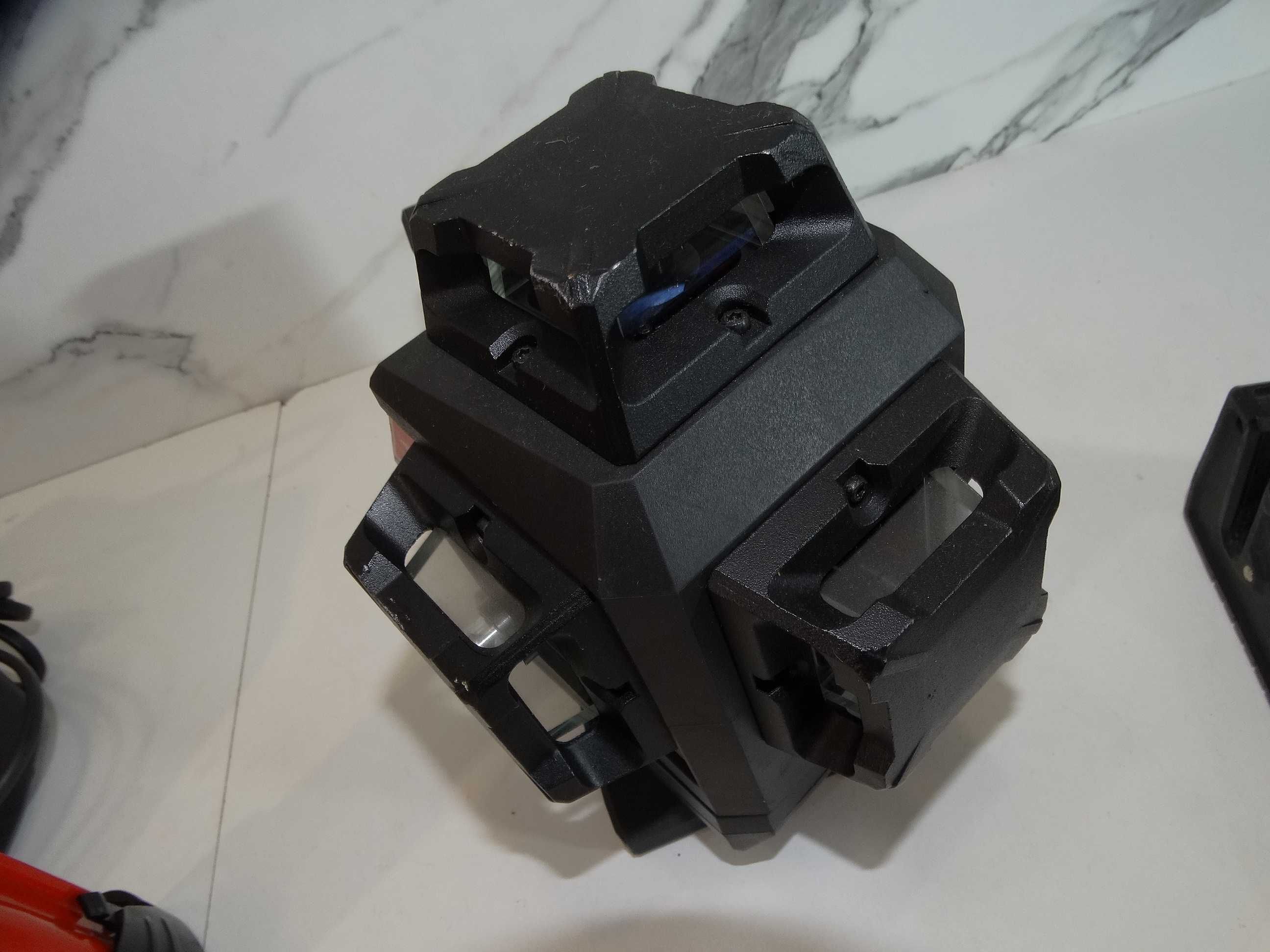 Milwaukee M12 3PL - Мултилинеен 3D лазер 3 x 360°