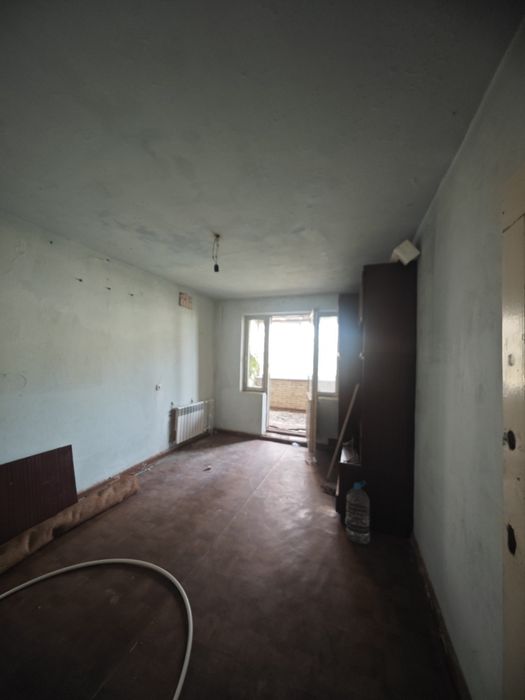 Срочно продаётся 2 комнатная квартира на 5 этаже 5 этажного дома