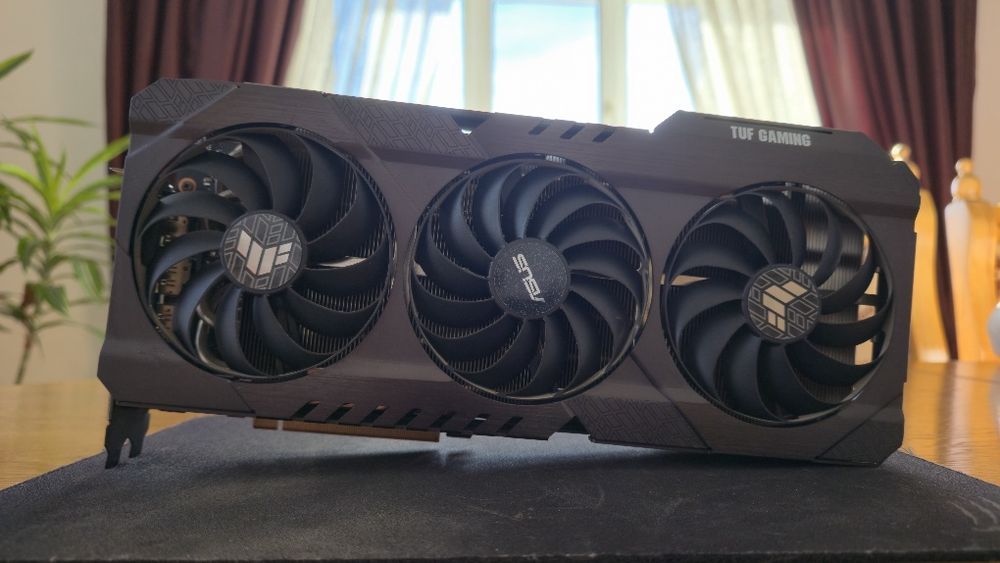 ASUS Radeon RX 6800 – Placă video 16GB, 1440p / 4K Gaming