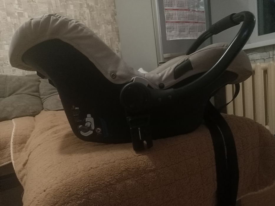 Продаю  детские сиденья хорошая  новый