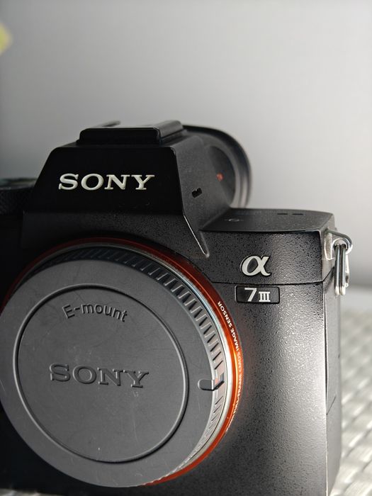 Sony A7iii безогледален фотоапарат + подаръци