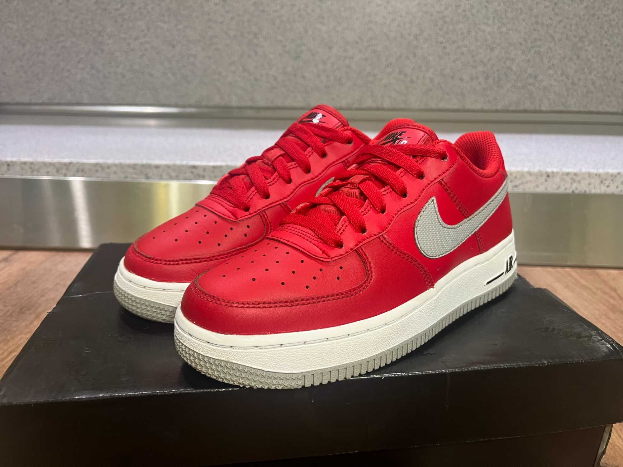 ОРИГИНАЛНИ *** Nike Air Force 1 Low GS 'University Red'