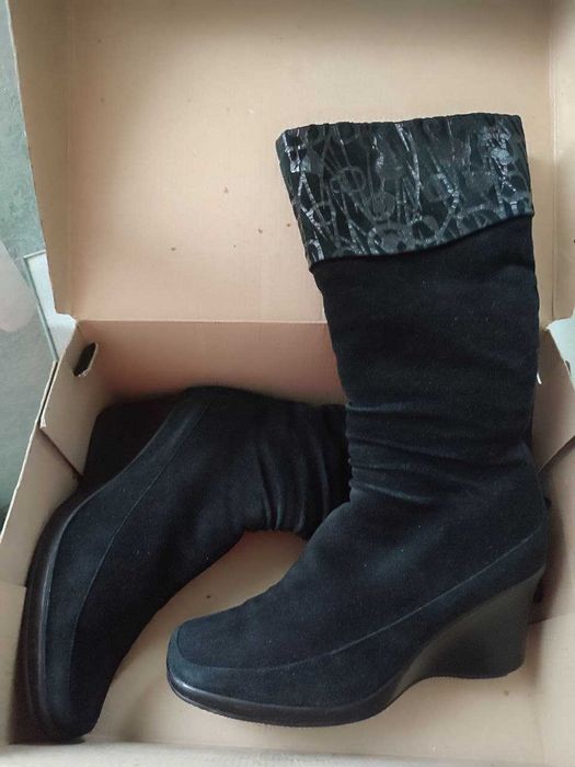 Сапоги из натуральной замши с мехом.