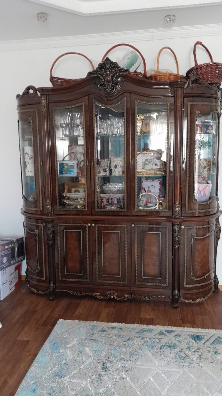 Сервант для гостиной