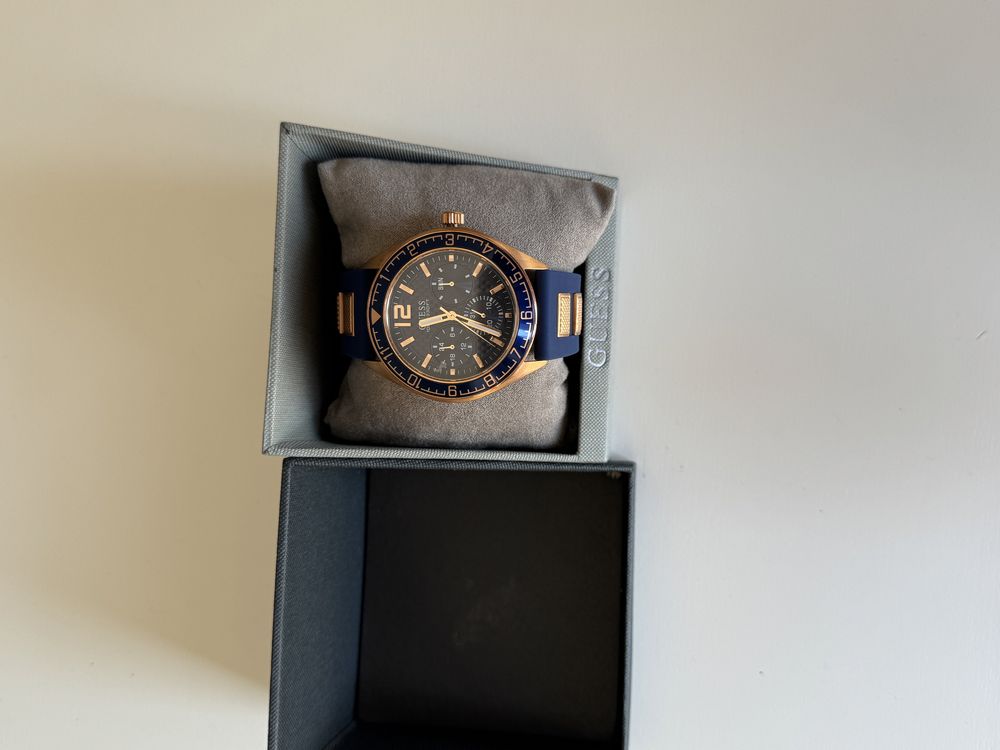 Оригинален часовник Guess