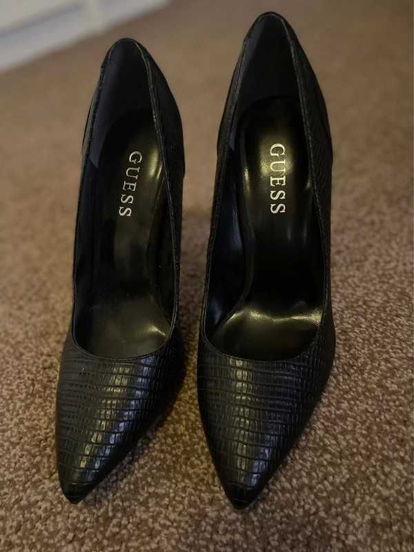 Guess нови обувки