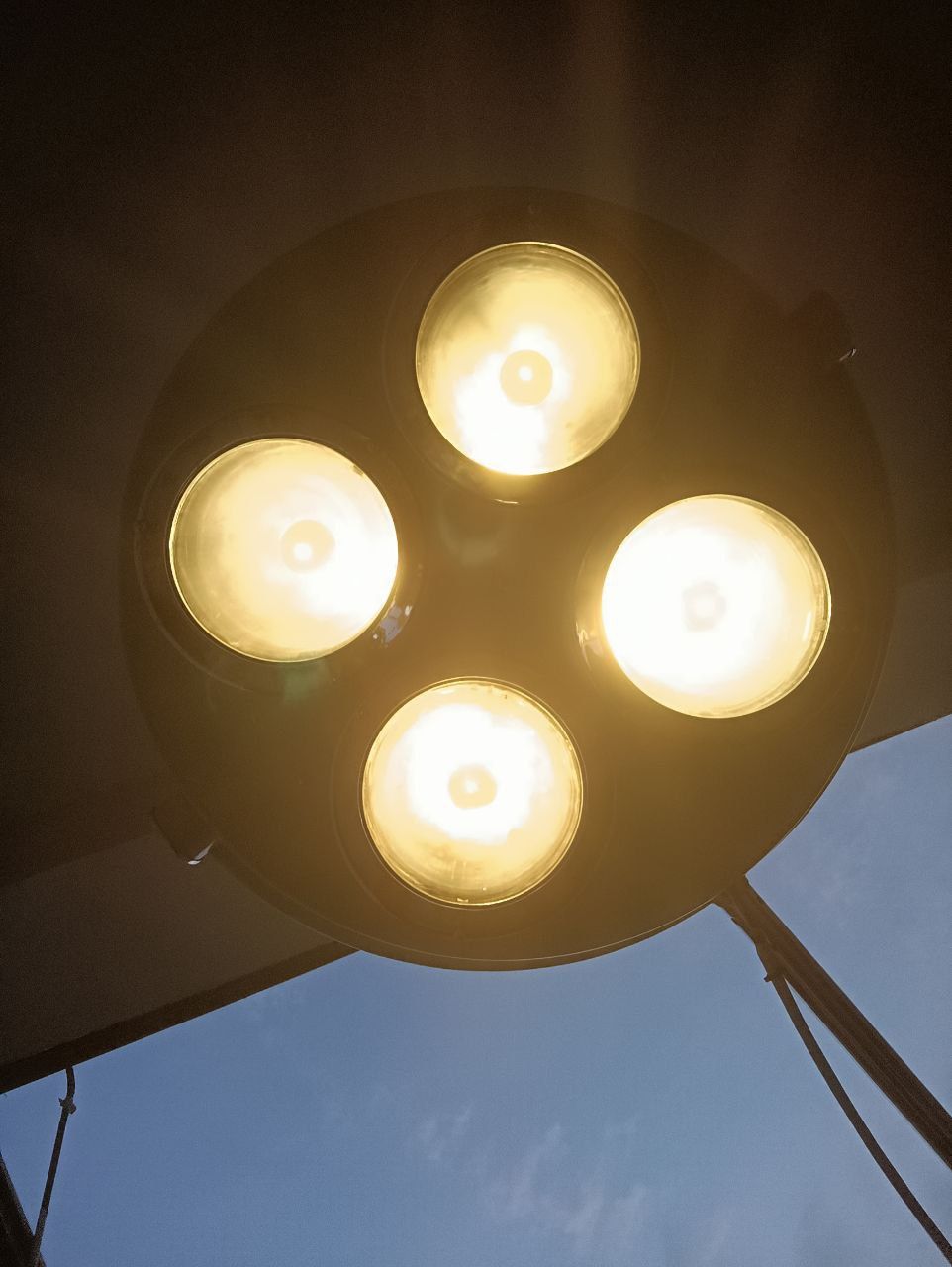 Operation lampa sotiladi