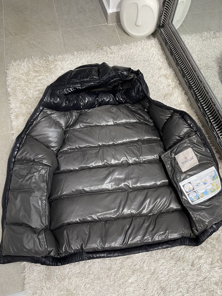 Vesta Moncler cu puf colectie noua