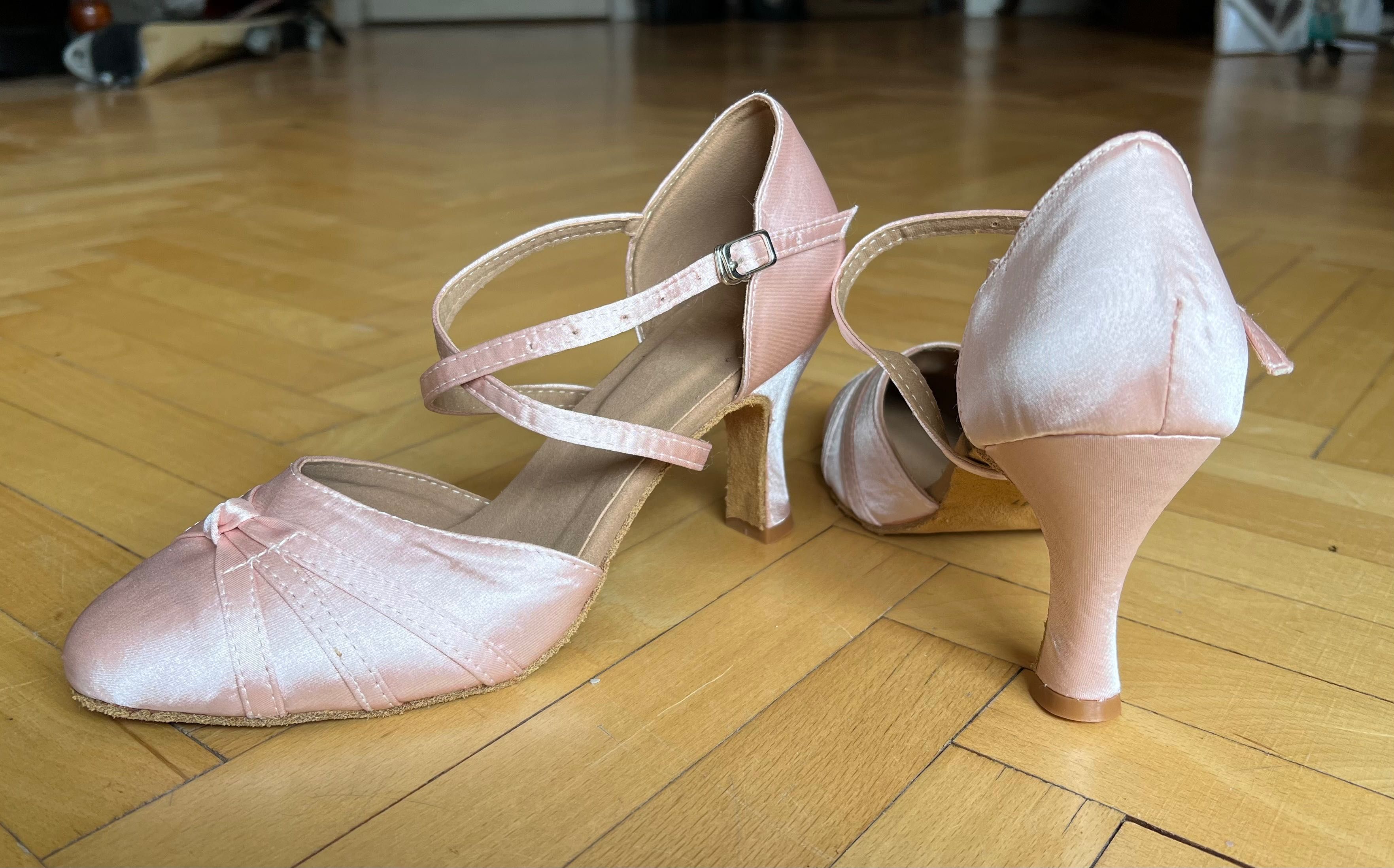 Обувки за латино танци 40 номер