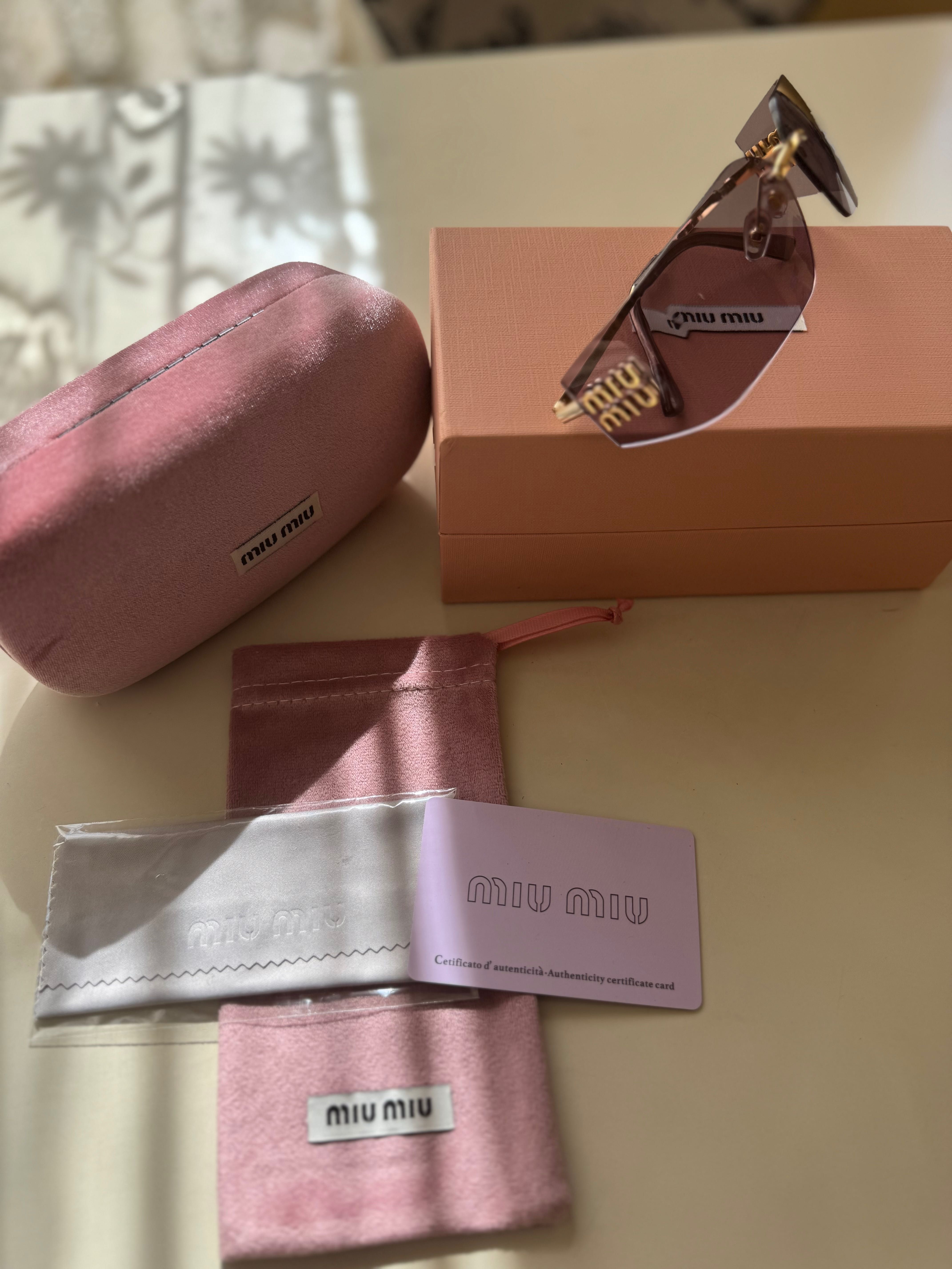 Слънчеви очила Miu Miu