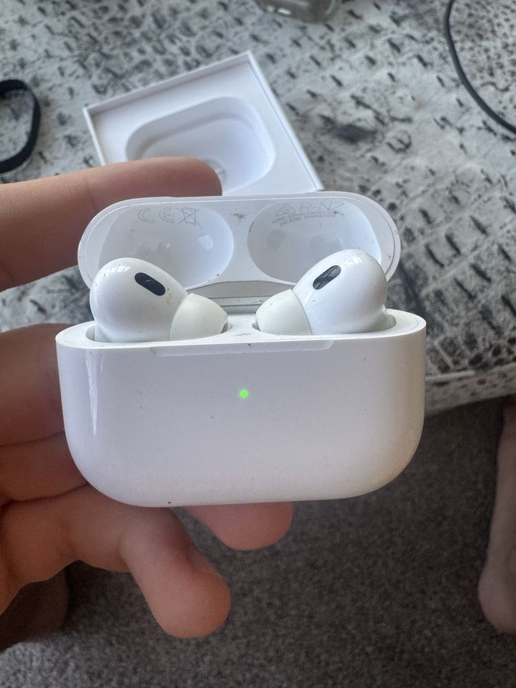 Airpods type c.