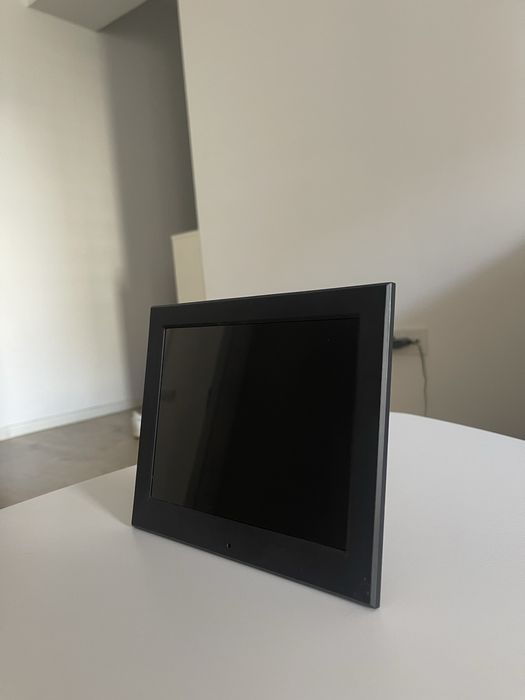 Rama foto digitala BRAUN DigiFrame Slim 8