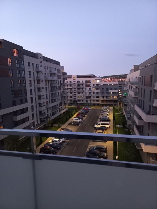 Vând apartament nou, cartier Maurer.