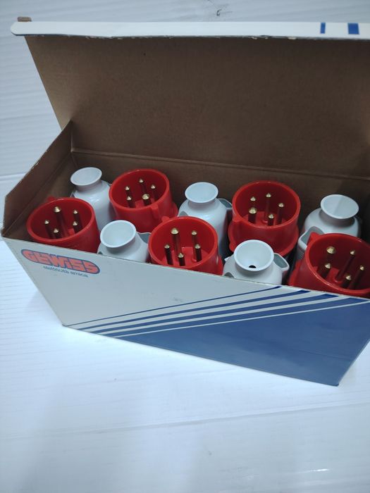 Stecher industrial trifazat GEWISS -set 10 buc