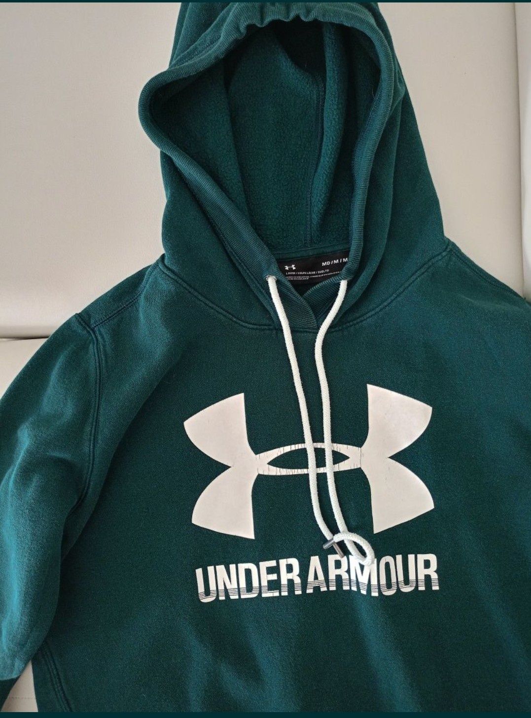 Vând hanorac Under Armour,in stare buna, produs de calitate, original.