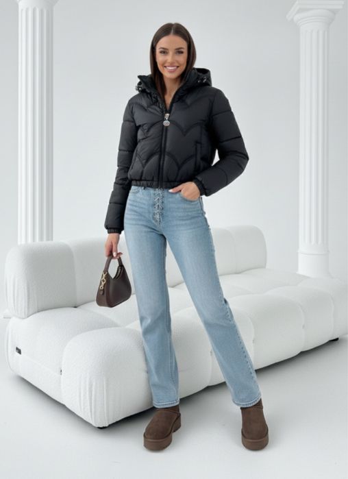 Дамско зимно късо яке в черно