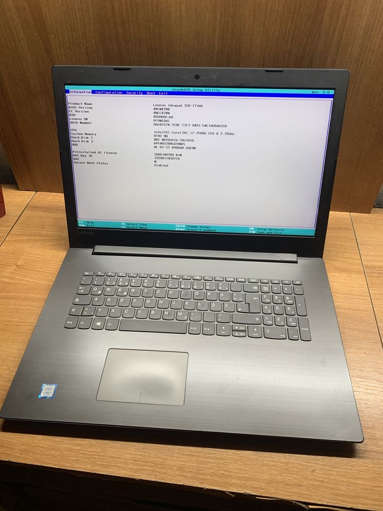 Laptop Lenovo 320-17ikb i7-7500u ,8gb ram ,ssd 128 gb hdd 1tb