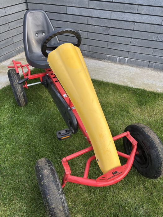 Cart cu pedale dino cars