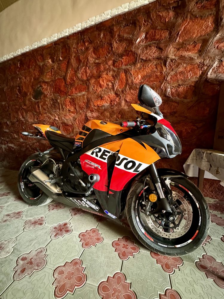Продою Honda Cbr 1000rr