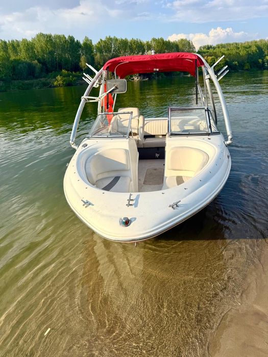 Barca Chaparral 180 8 locuri volvo penta3000 inboard