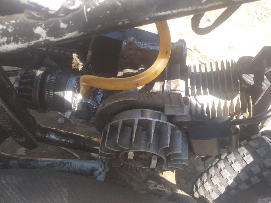 Vând sau schimb ATV și cross cu diverse