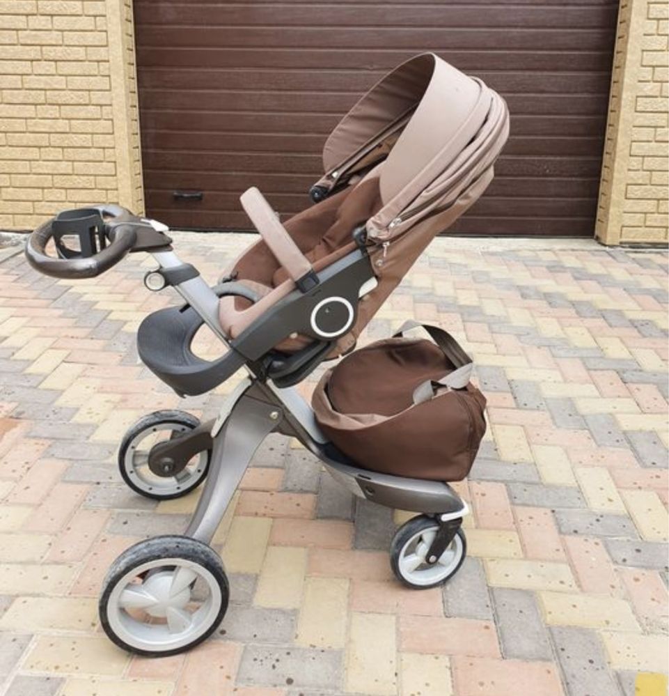 Коляска Stokke 2в1, есть люлька и прогулочный блок, также в комплекте