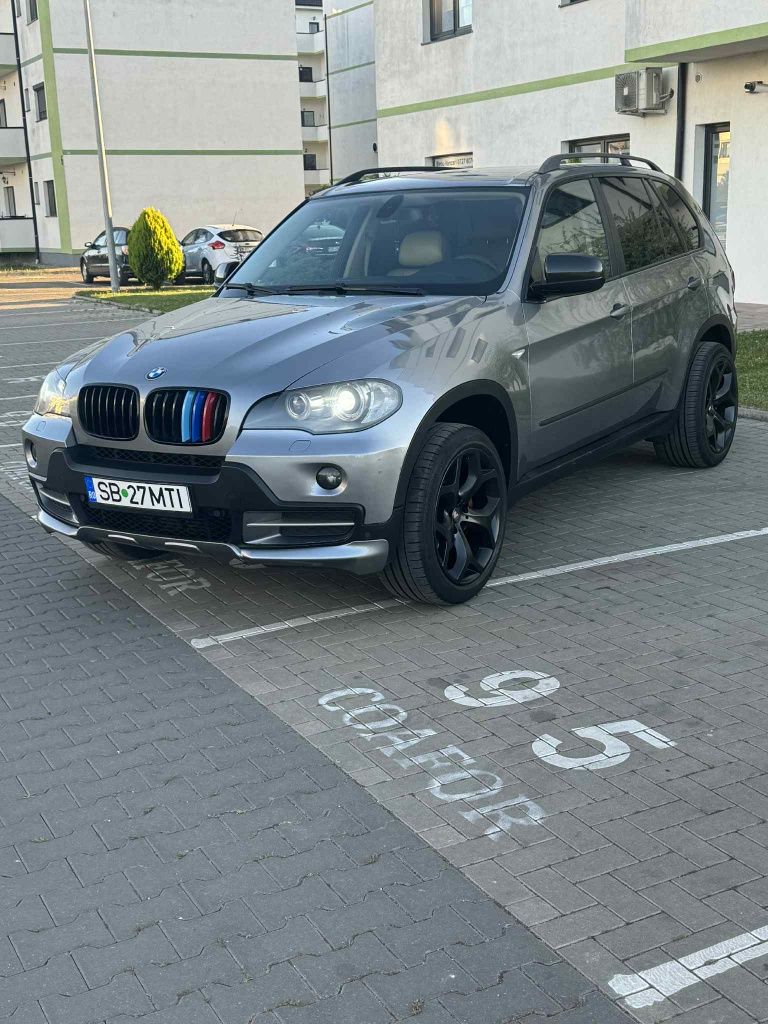 Vând bmw X5/3.0D/E70 Xdrive