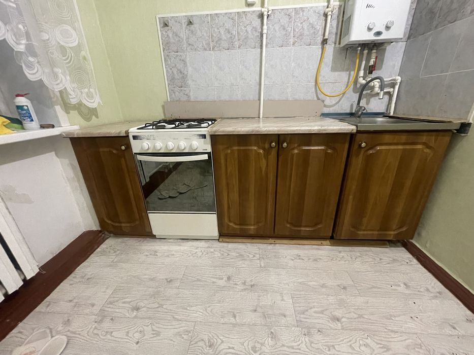 Гарнитур, газовая плита, чугунная ванна