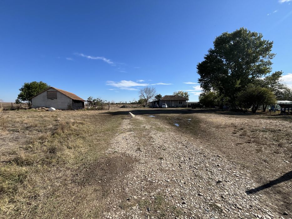 Proprietate completă cu teren de 5.300 mp