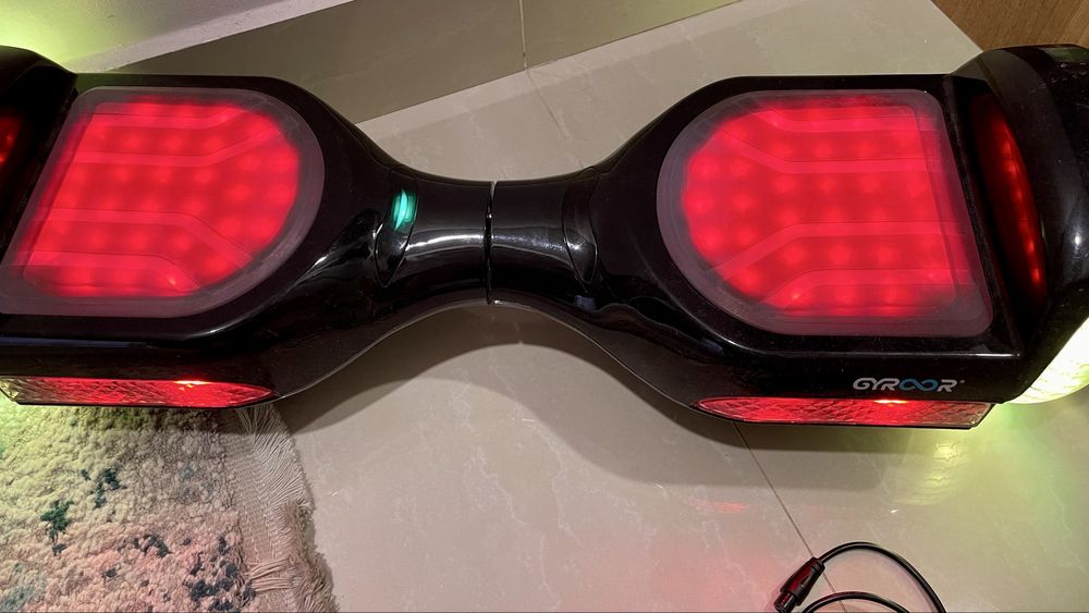 Hoverboard Gyroor G11 Full Led  Roti 6.5” Autonomie 6-13km Motor 2x200