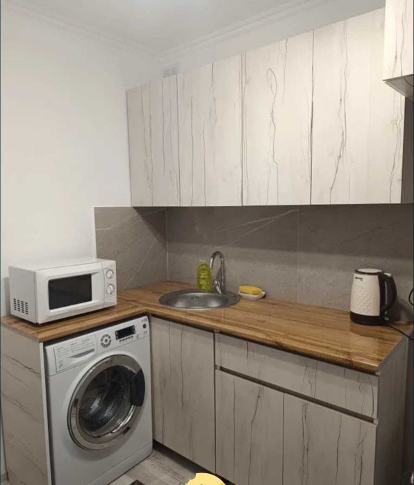 Тимирязева Манаса  кв посуточно