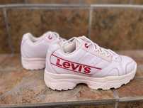 Adidasi roz Levi s