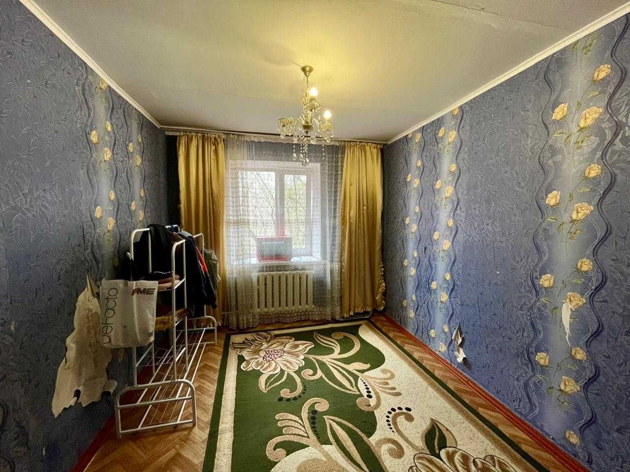 Продаю 4-х комнатную квартиру в центре Сортировке на 2 этаже.