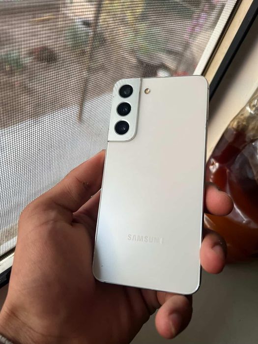 Samsung s 22 8/128 gb