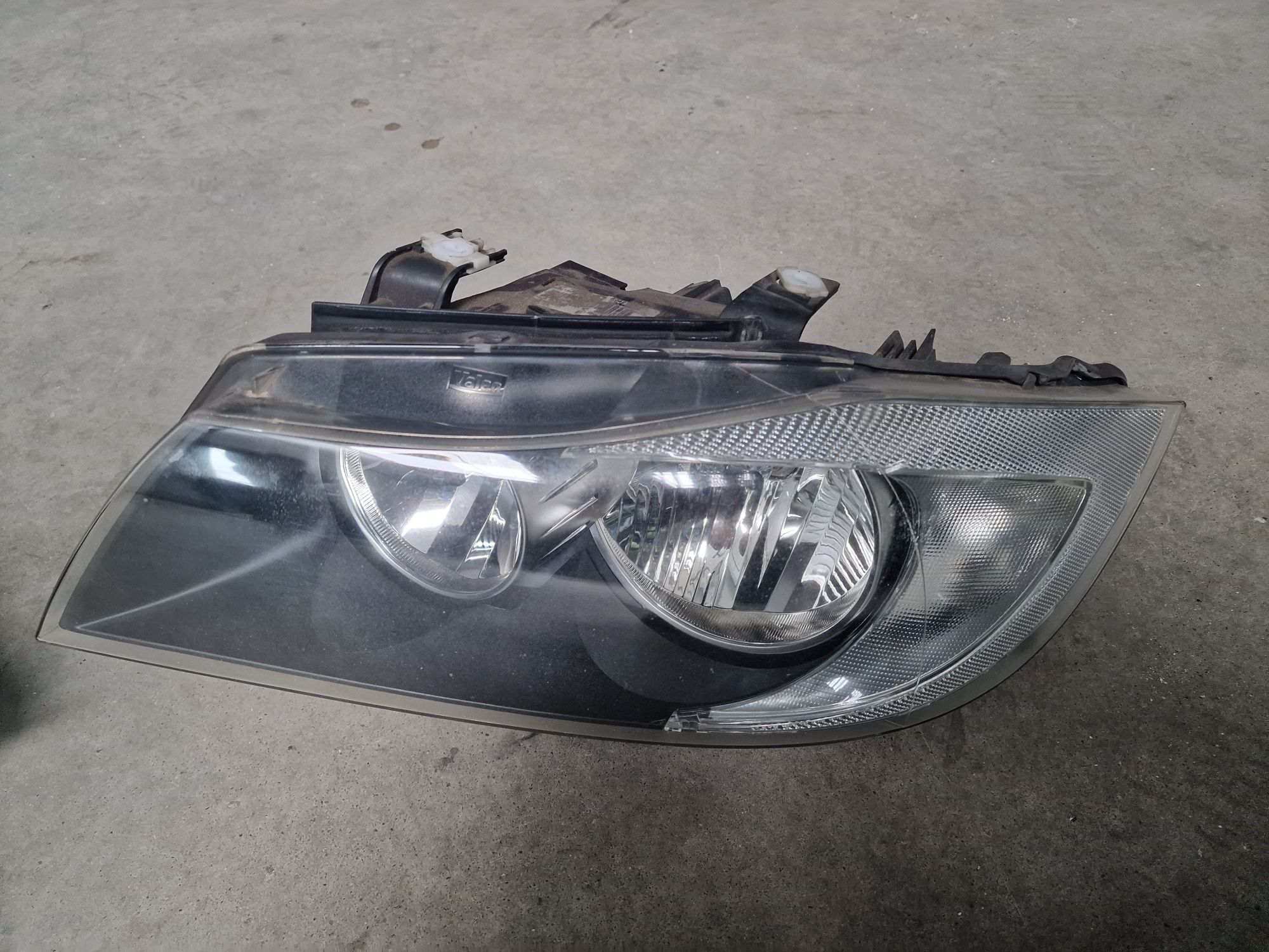 Far stanga dreapta halogen bmw e90 e91 nonfacelift