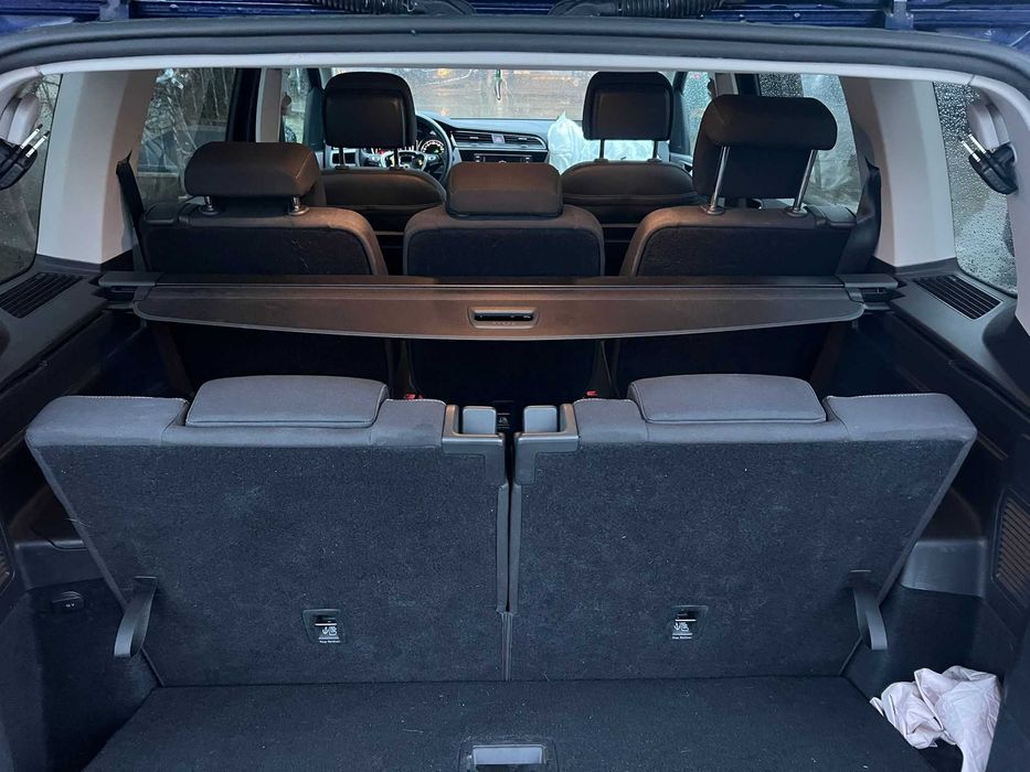 Vw Touran 2020 DSG 1.5 tsi benzina Avariat 45.000 km 7 locuri!!!