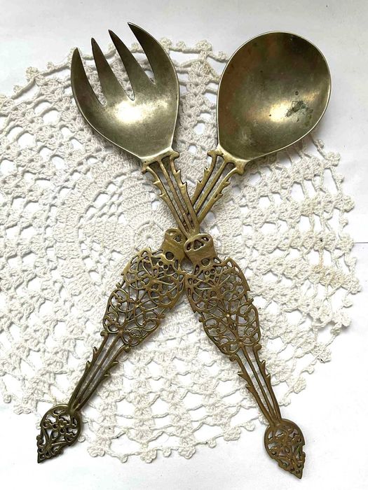 Красиви месингови прибори за сервиране от Англия