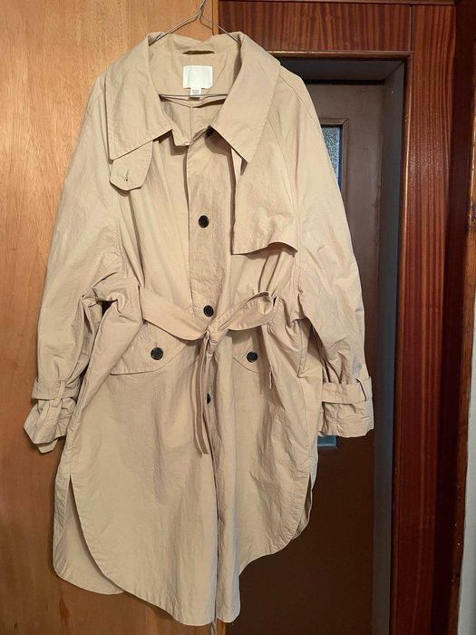 Уникален оувърсайз тренчкот H&M