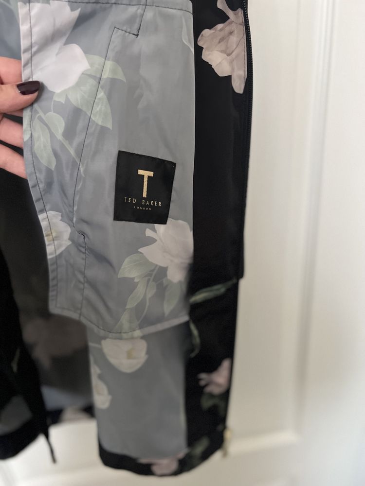 Парка Ted Baker