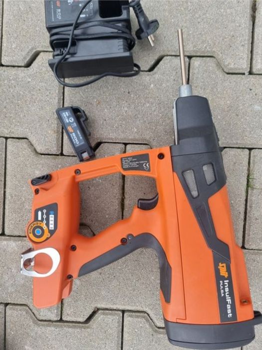 Pistol puscat PULSA 800 INSUFLAST 
Consumabile fixare izolatii
Consuma