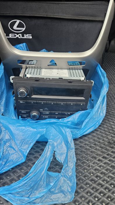 Продам штатный магнитофон