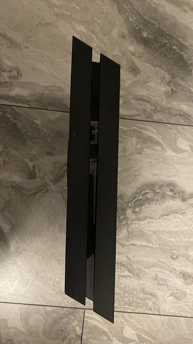 Vand ps4 vatianta fat + jocuri. Predare personala in Carligele jud. Vn