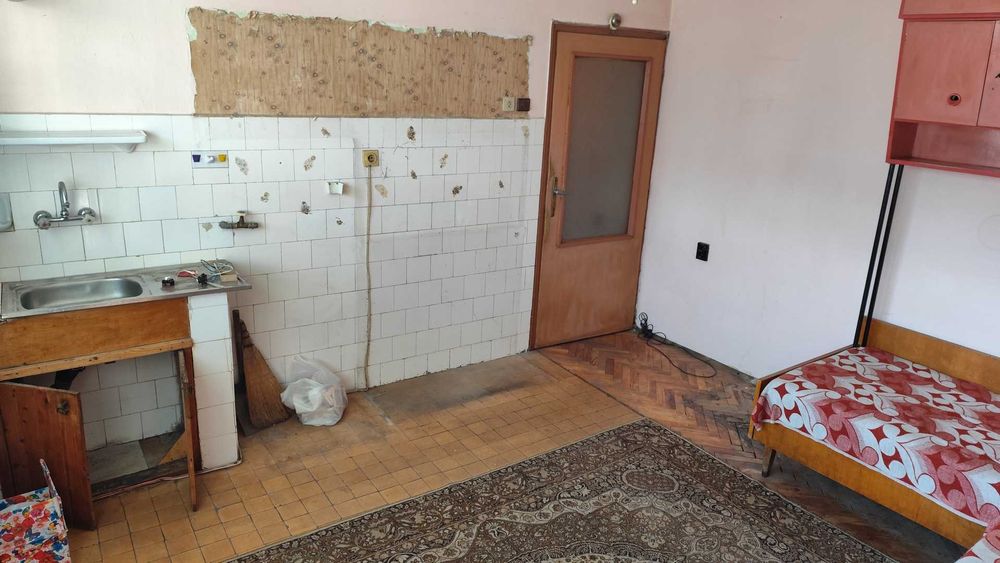 Продава се Тристаен апартамент в Свищов - 98 кв.м за 432 €/кв.м - Снимка #4